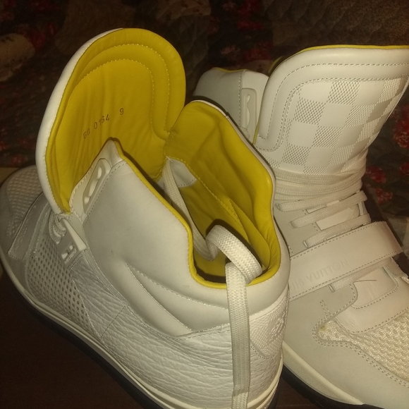 AUTHENTIC Retro design Louis Vuitton shoes - Picture 4 of 5